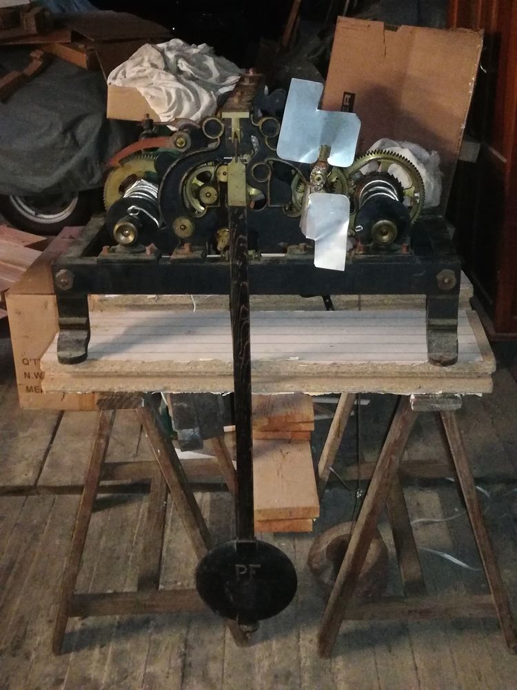 M�canisme horloge d edifice 0 Riols (34)