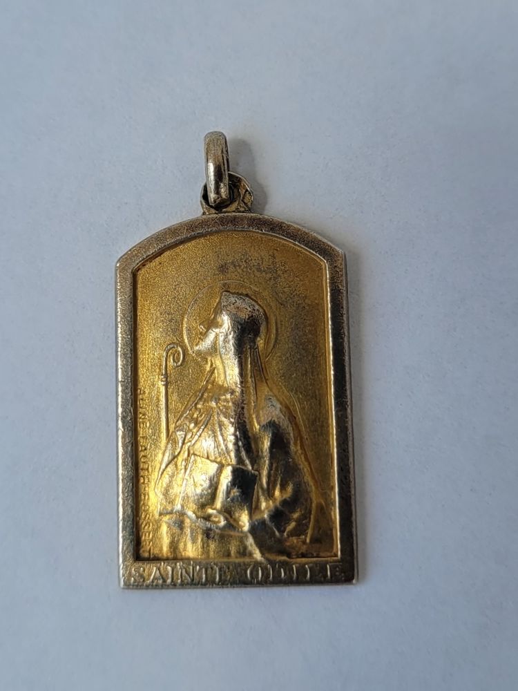 M�daille ancienne Sainte Odile en bronze argent� Sign�e 20 Antibes (06)
