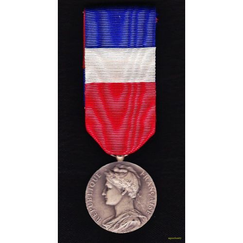 M�daille d'argent du travail 9 Montceau-les-Mines (71)