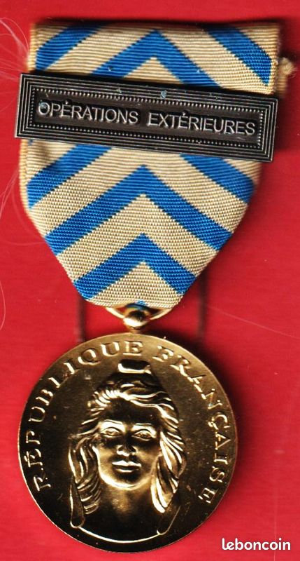 M�daille TRN avec Agrafe OPERATIONS EXTERIEURS 27 Lucheux (80)