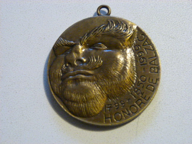 Médaille en bronze Honore DE BALZAC 1799-1850-1999 
40 Lalande-de-Pomerol (33)