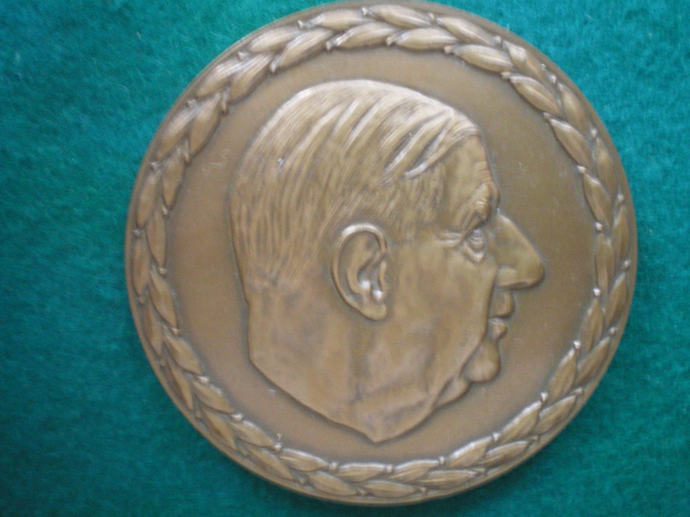 M�daille de Charles de Gaulle - Ordre de la Lib�ration. 40 Caen (14)