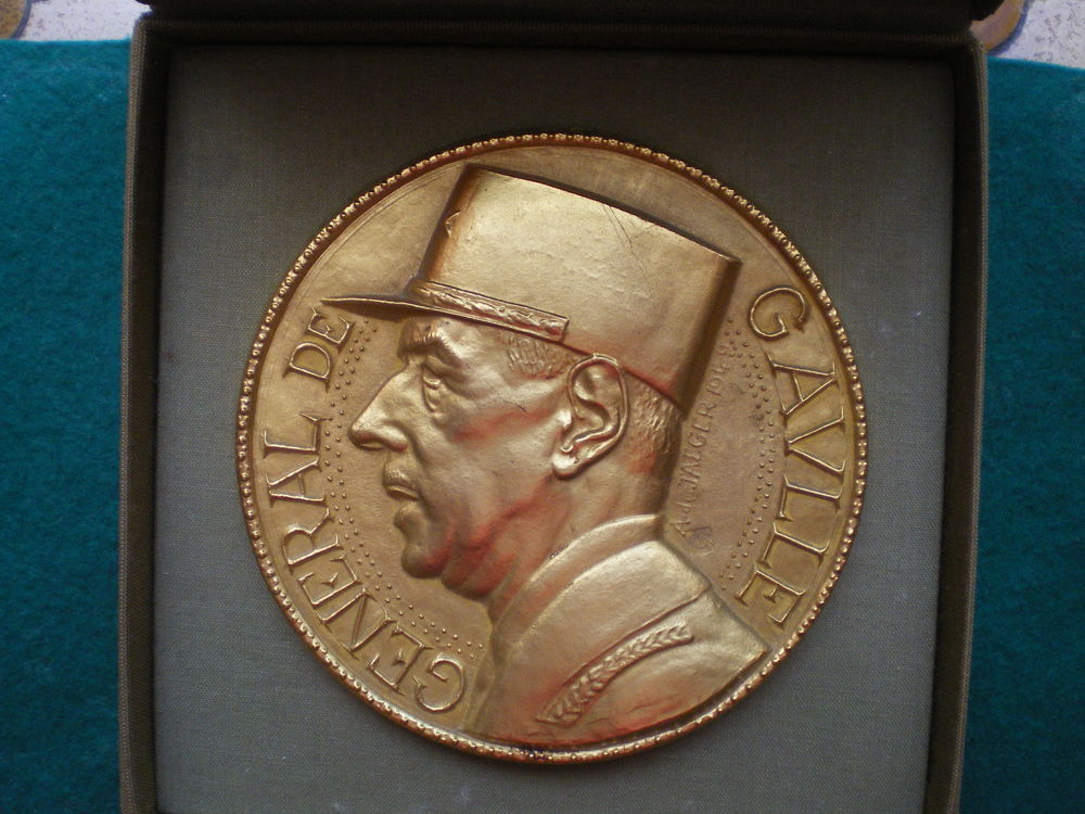 M�daille de Charles de Gaulle - M�morial. 120 Caen (14)