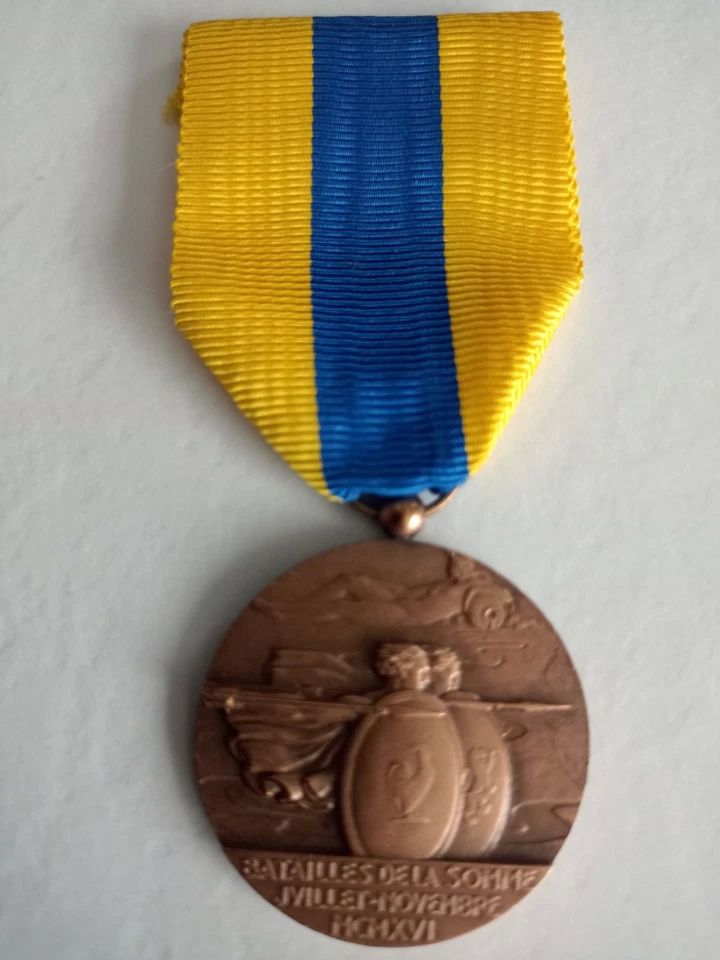 MEDAILLE  COMBATTANTS DE LA SOMME 40 Lucheux (80)