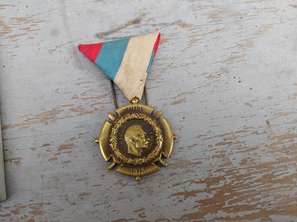 M�daille Croix Guerre de Lib�ration de Serbie 14-18 30 Loches (37)