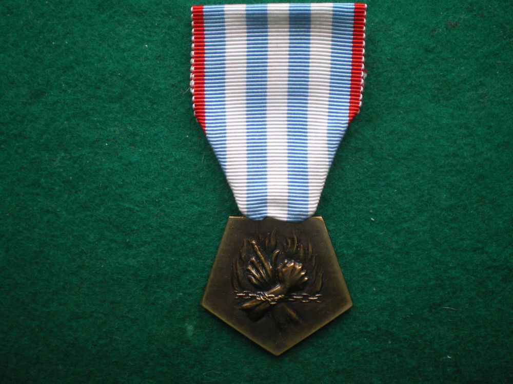 M�daille de la D�portation et de l'Internement 1939-1945. 30 Caen (14)