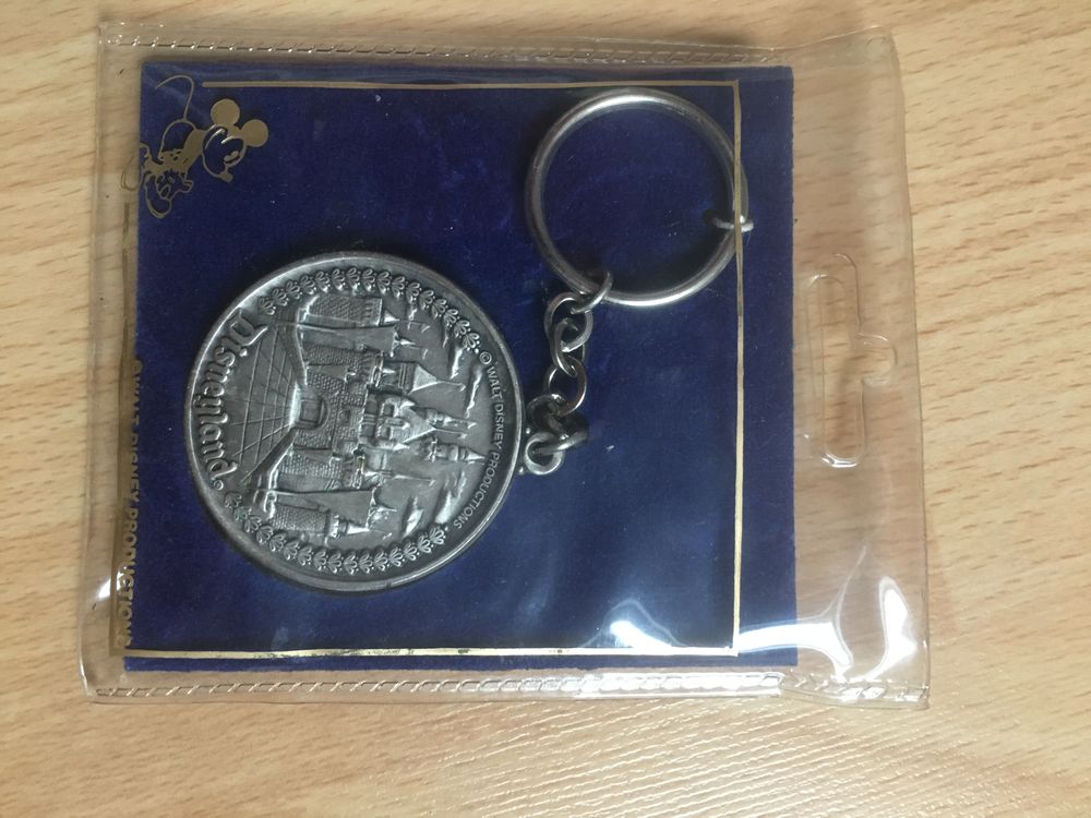 m�daille Disney :  2 pi�ces, 2 couleurs 10 Tourcoing (59)