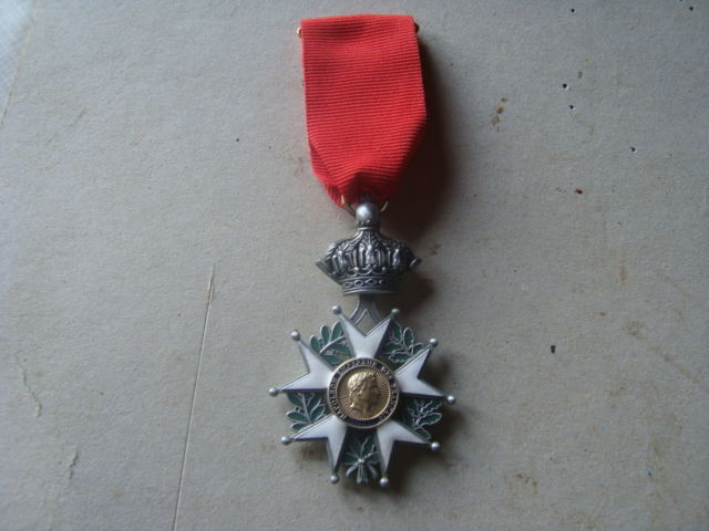 MEDAILLE LEGION D HONNEUR  NEUVE 0 Salles-Curan (12)