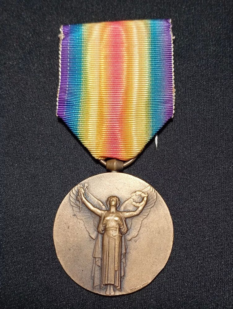 M�daille MILITAIRE interalli�e guerre 14/18 15 Lucheux (80)