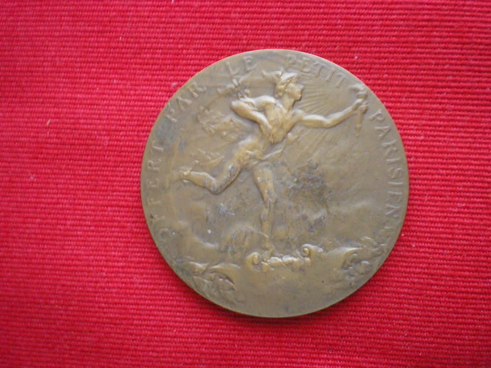 M�daille - Offerte par le Petit Parisien. 35 Caen (14)