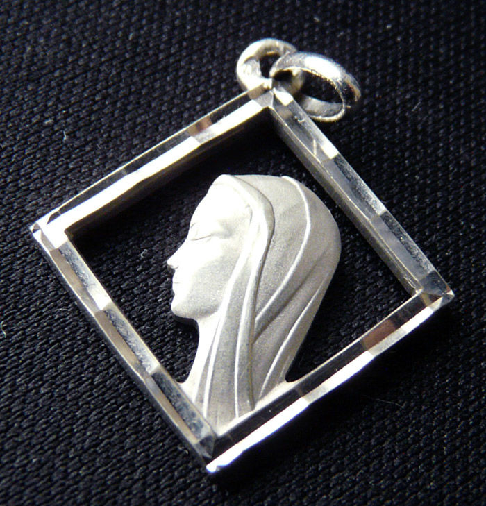 M�daille Pendentif carr� de la Vierge- M�tal argent� vintage 16 Gravelines (59)