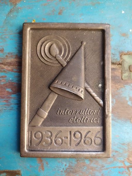 M�daille Publicitaire Ticino Interrutori Electtriciti 40 Loches (37)