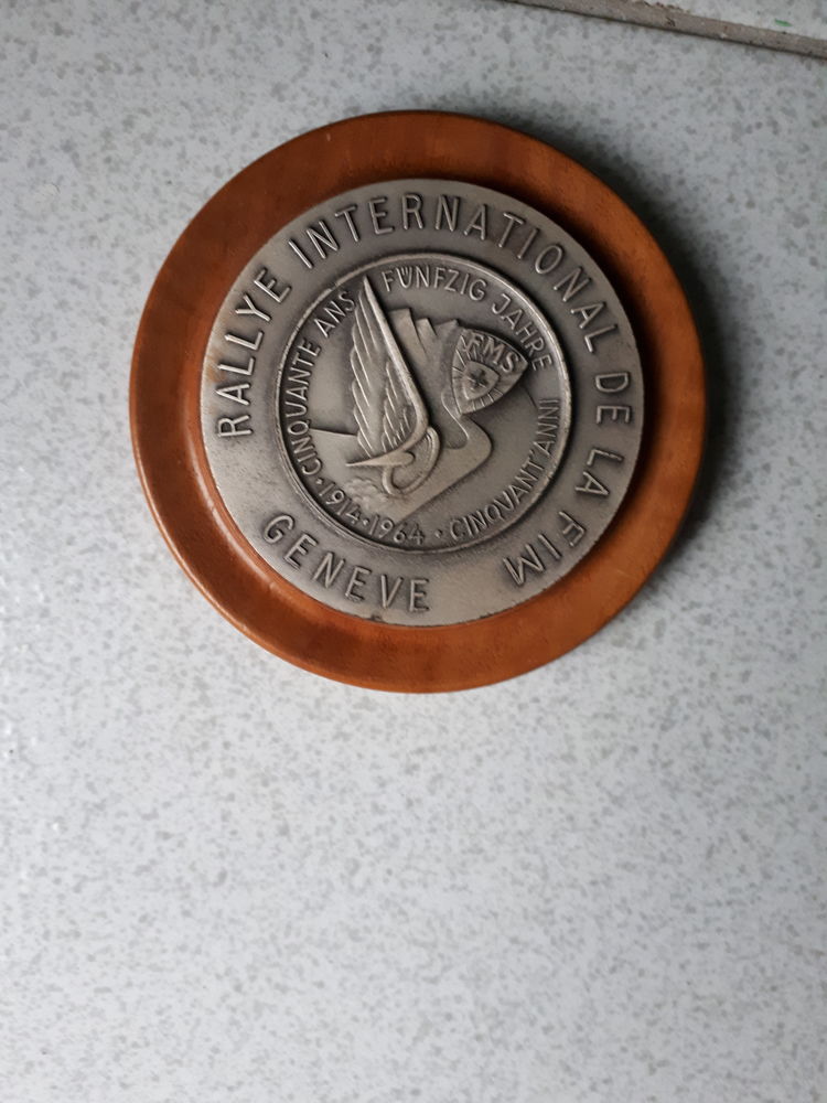 Médaille rallye de Genève 1964 110 Avignon (84)