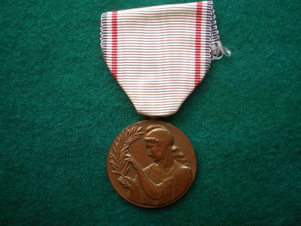 M�daille de la Reconnaissance Fran�aise 1945 30 Caen (14)