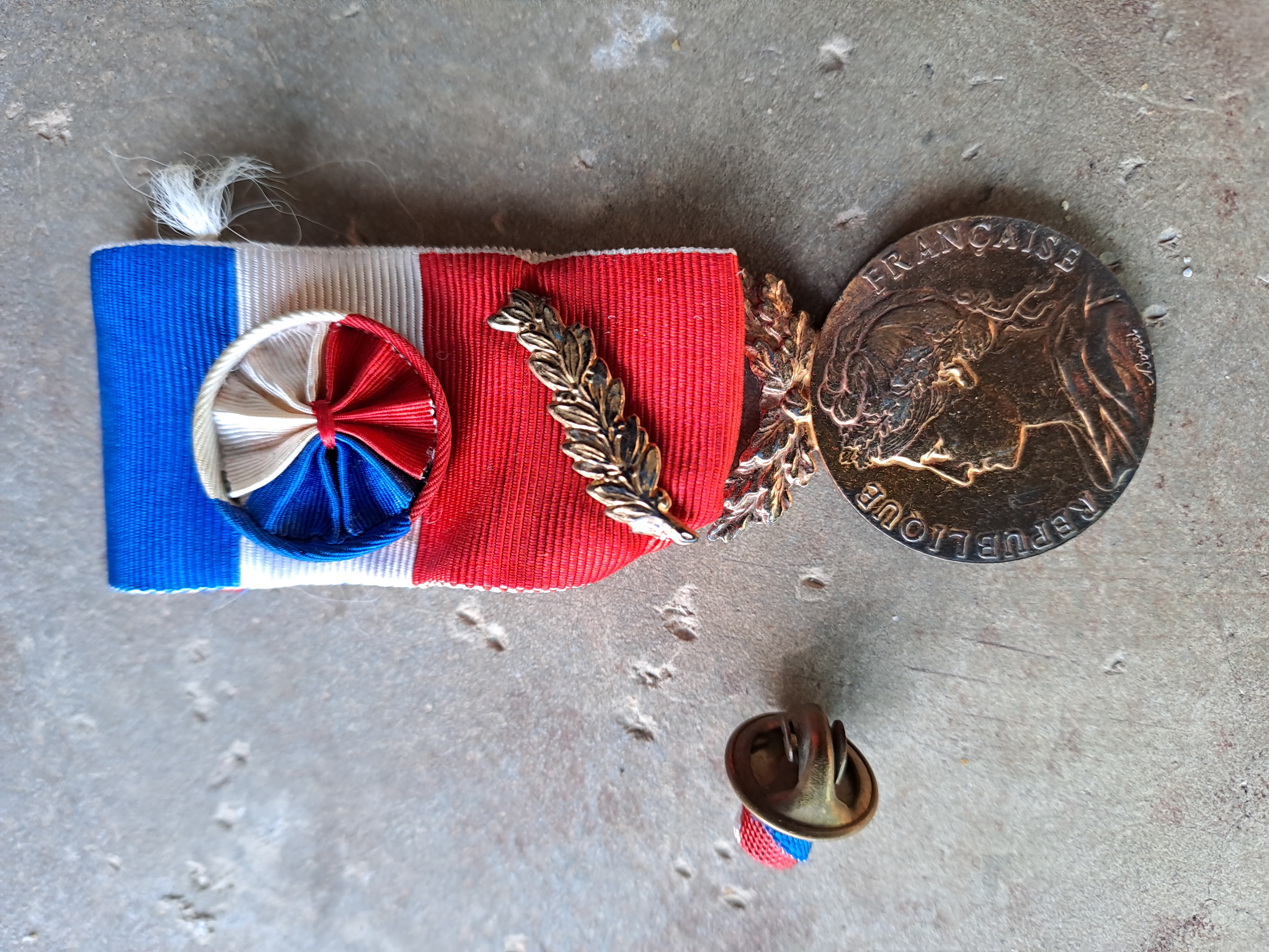 m�daille du travail 25 Montceaux-l�s-Provins (77)