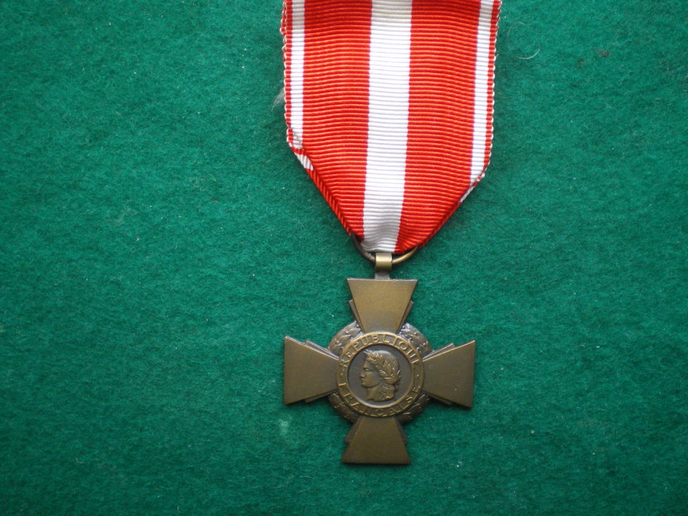 Médaille de la Valeur Militaire 1956. 30 Caen (14)