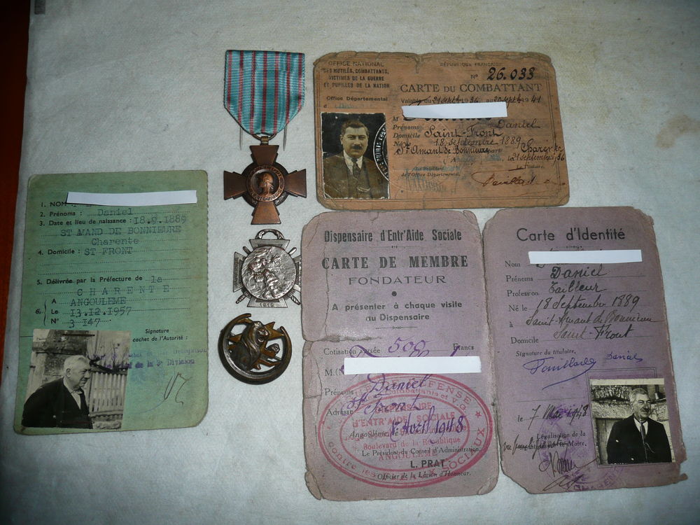 Lot de 3 m�dailles avec livret du combattant 47 Bordeaux (33)