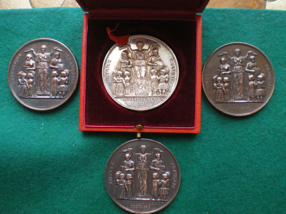 M�dailles'Enseignement Primaire Second Empire- 3� R�publique 60 Caen (14)