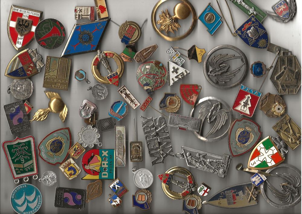 Medailles, insignes,broches 20 Castel-Sarrazin (40)