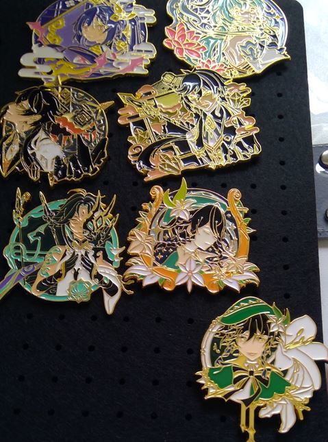 12� M�dailles / pins Genshin Impact
12 Ajoux (07)