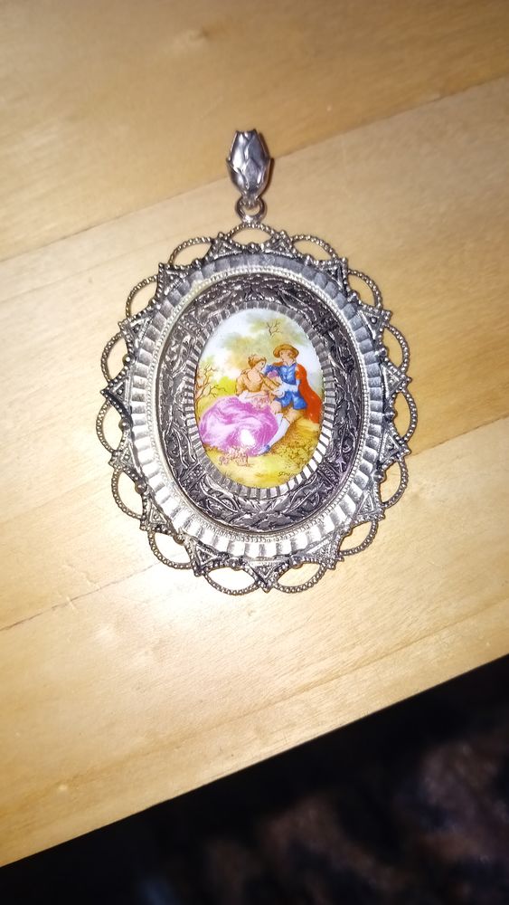 M�daillon ancien 150 N�mes (30)