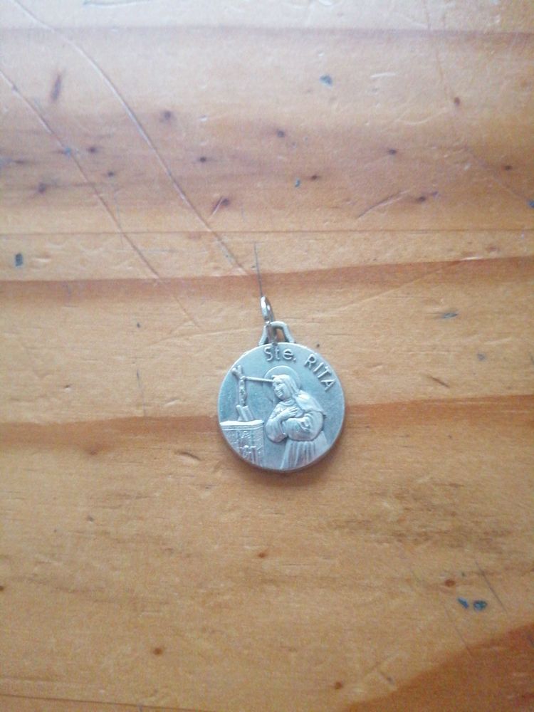 m�daillon ste Rita 5 Calais (62)