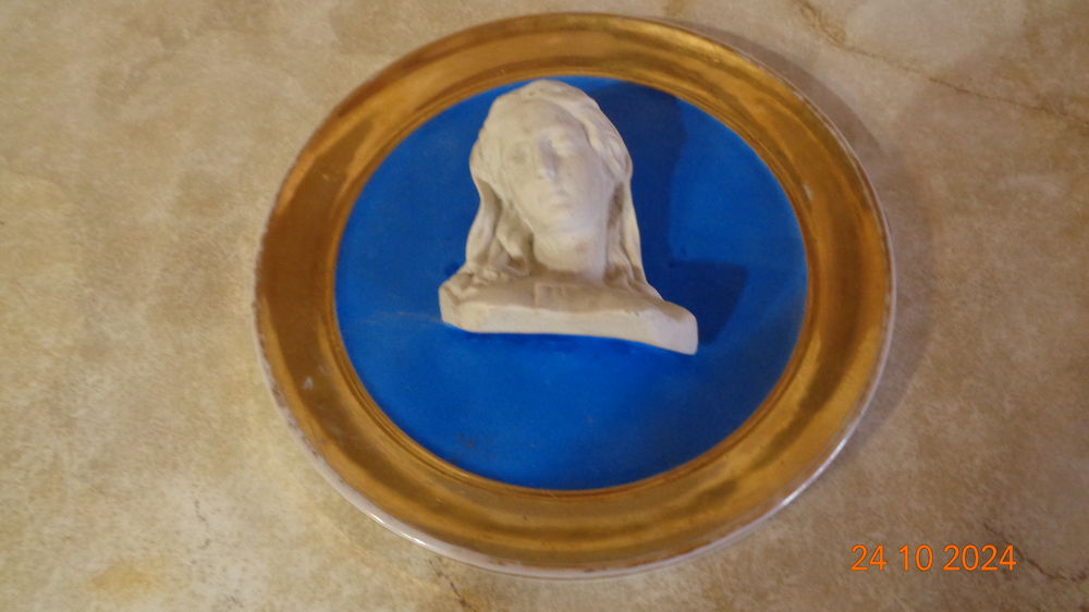 MEDAILLON DE LA VIERGE EN BISCUIT STYLE SEVRES 70 L'Isle-Jourdain (32)