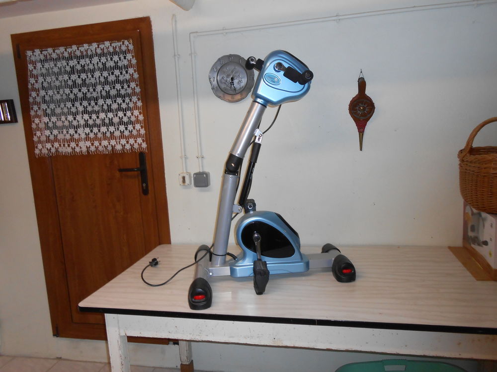 Medi-Trainer   v�lo d'exercices moto (50 watts) 200 Chavanges (10)