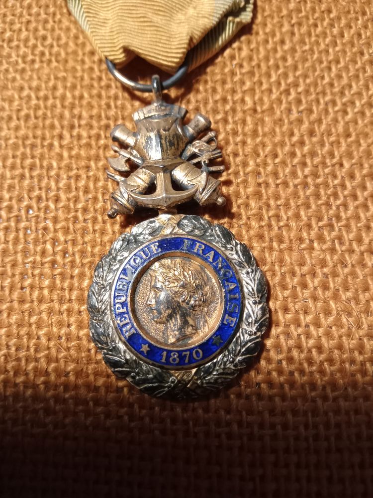 MEDIALLE MILITAIRE remise aux POILUS 35 Argentan (61)