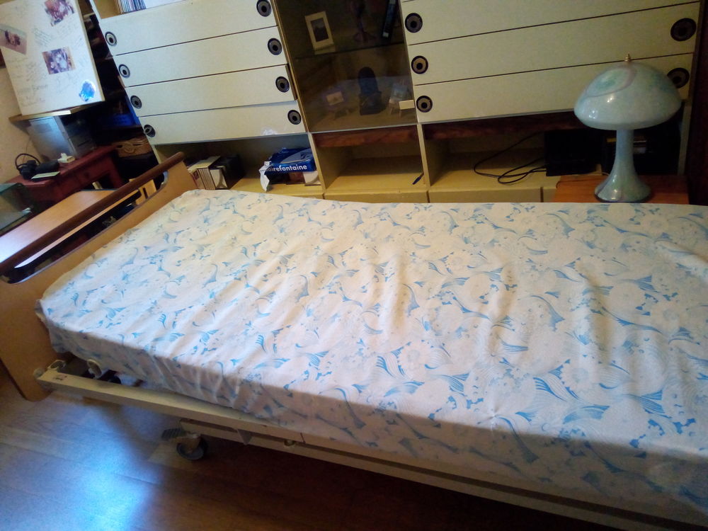 Lit m�dicalis� 250 La Rochelle (17)