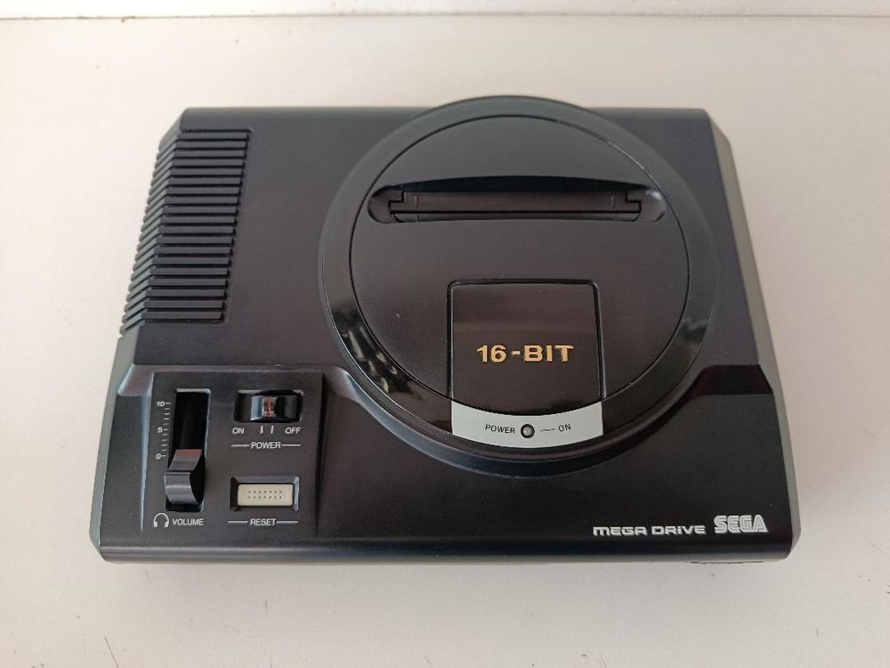 Mega Drive 1 switchless + DFO 99 Nanterre (92)