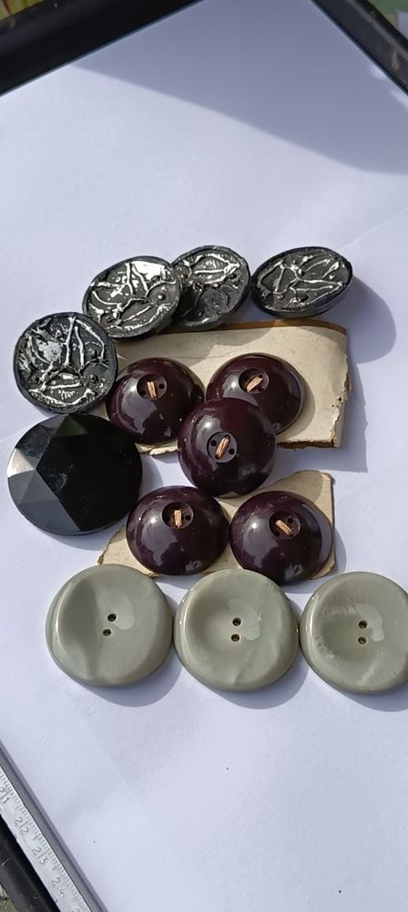 M�ga ENSEMBLE de 13 Boutons NOIR  de Prestige 4 � 5 cm) - 22 Thonon-les-Bains (74)