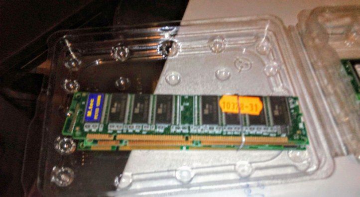 Mémoire RAM SDRAM PC133 256 Mo - DIMM, Occasion Testée Et Fonctionnelle