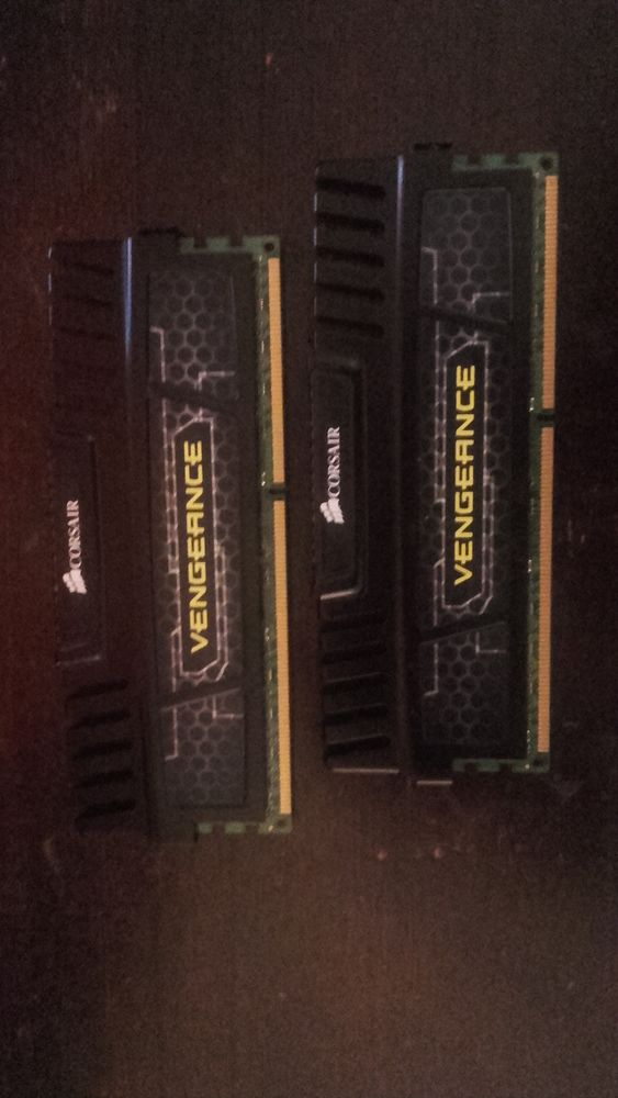 MEMORE RAM 4 Gigas 20 Lesparre-M�doc (33)