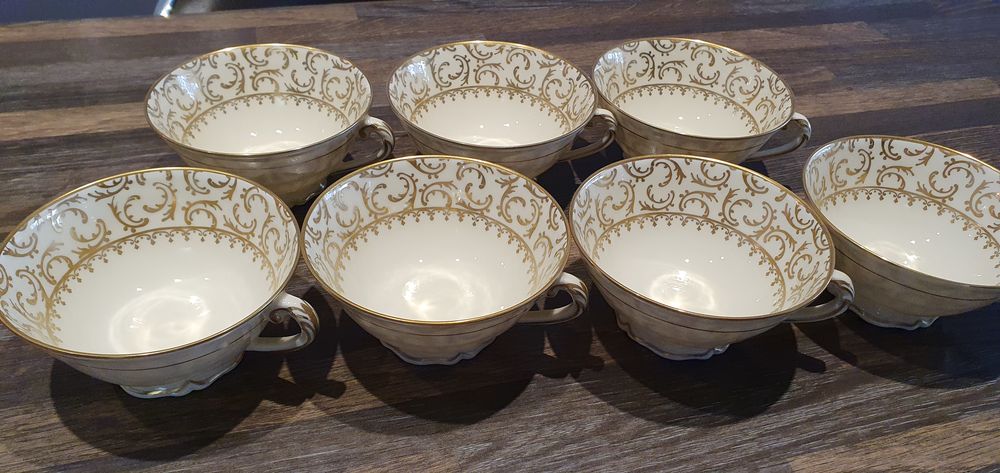 Une m�nager Limoge ancienne Fabrique Royale 300 Nice (06)