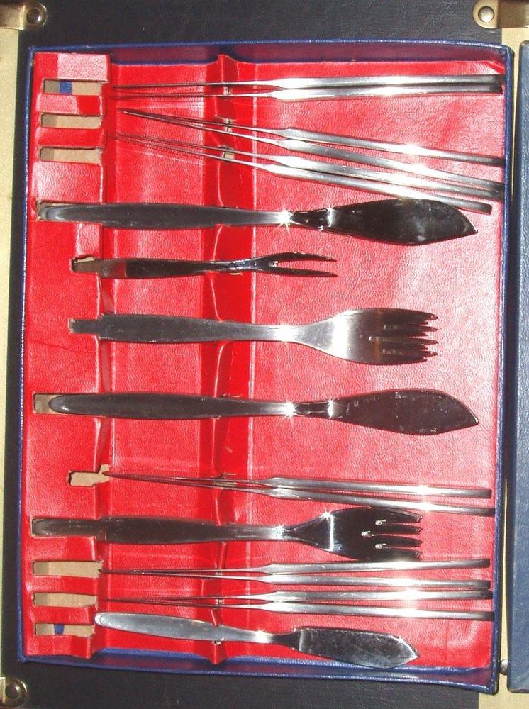 M�nag�re/couverts neuve fruits de mer & poissons 46 pi�ces 48 Paris 16 (75)