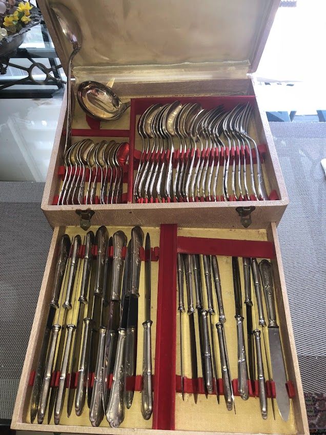 menagere en metal argent�,12 couverts. 150 Mulhouse (68)