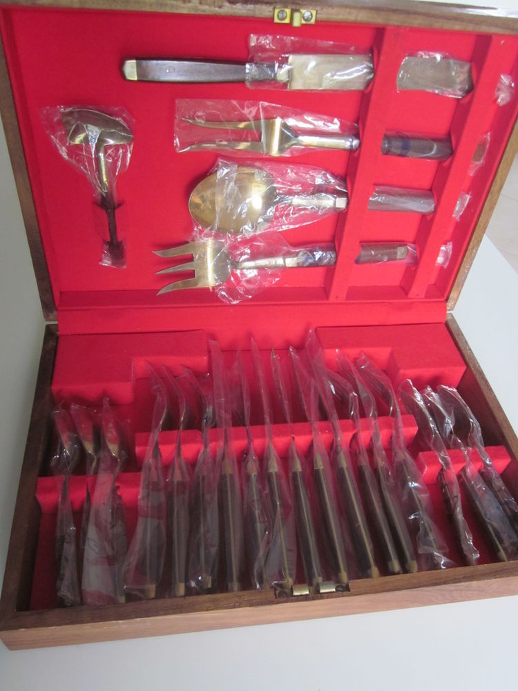 M�nag�re neuve 6 couverts en Nickel Bronze .
22 Saubion (40)