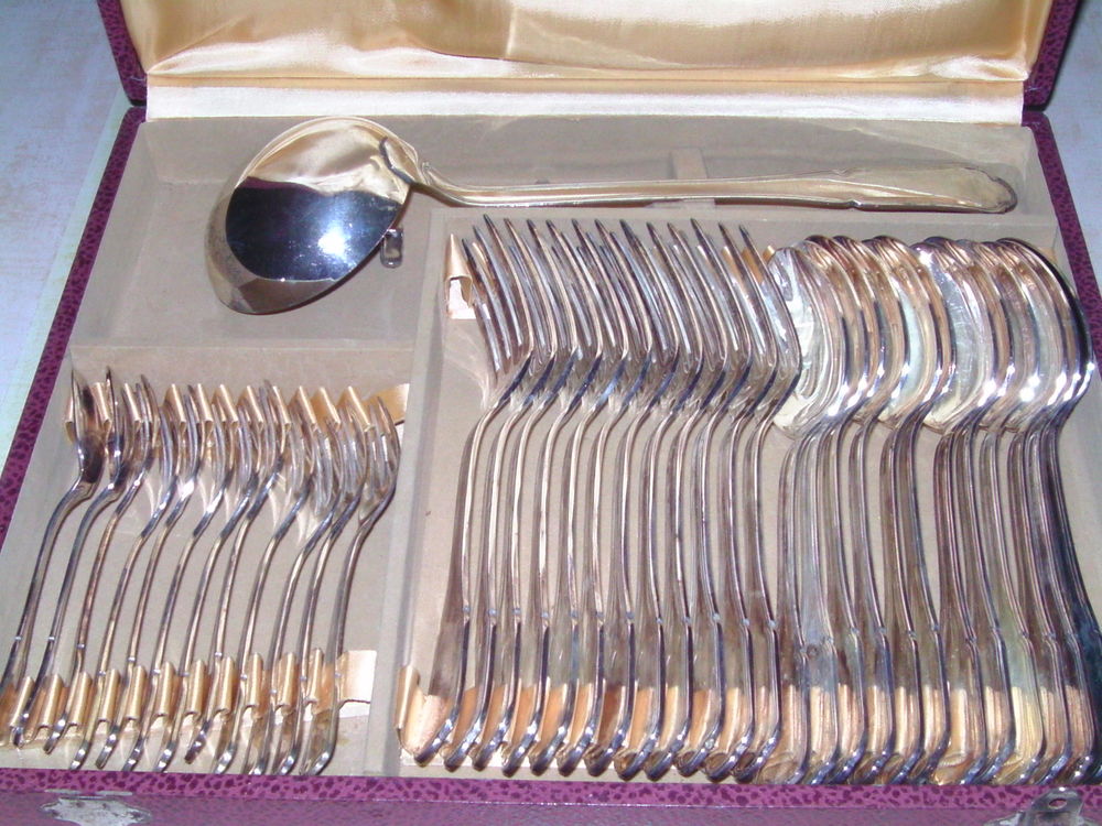 M�nag�re 37 pi�ces m�tal argent� (100 Euros)+12 COUTEAUX(25e 100 Aire-sur-la-Lys (62)