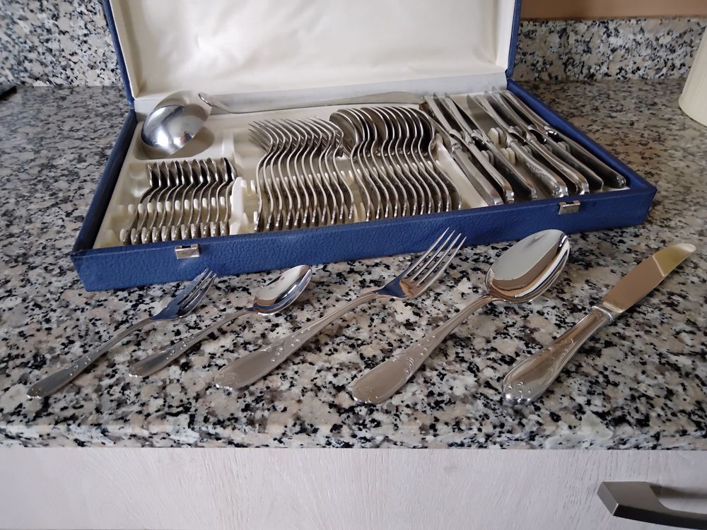 m�nag�re  service de table 60 Saint-Paul-l�s-Dax (40)