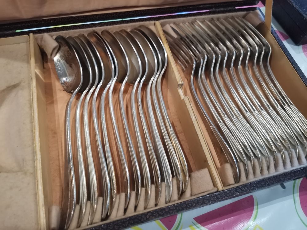 M�nag�res m�tal argent�,  tr�s beaux objets 120 Compi�gne (60)