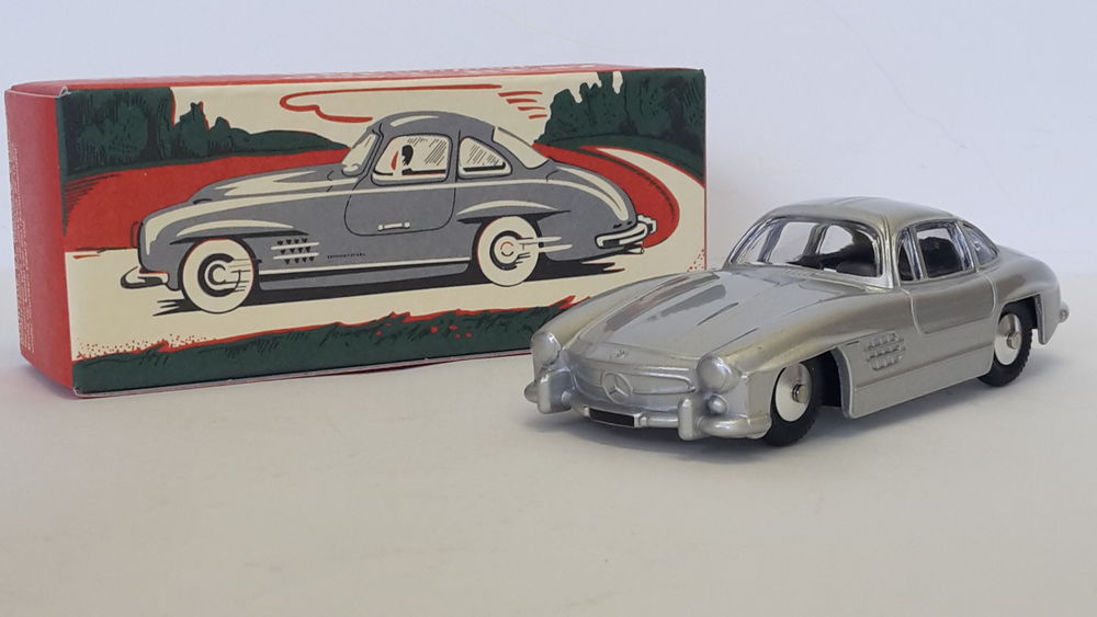 Mercedes-Benz 300 SL 18 Follainville-Dennemont (78)