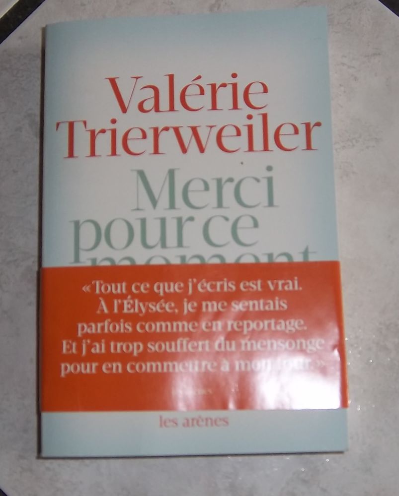 Merci pour ce moment Val�rie Trierweiler 5 Colombier-Fontaine (25)