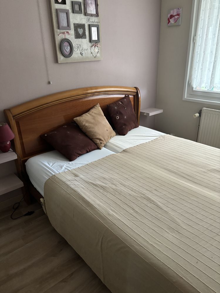 Lit en merisier largeur 160 vendu sans le sommier 100 Neuvireuil (62)