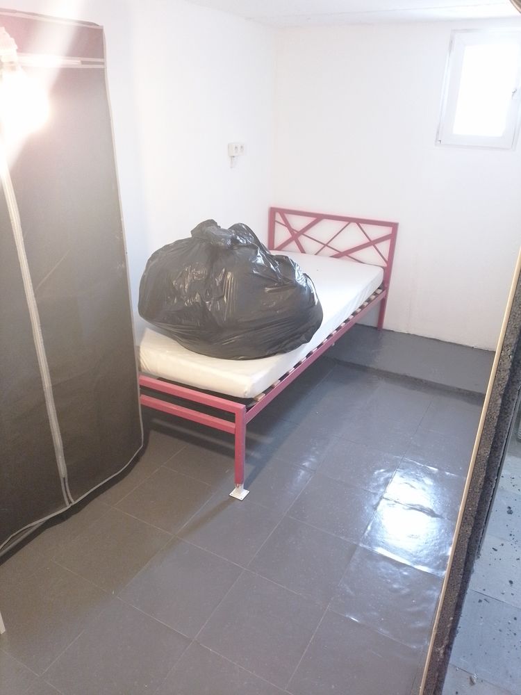 Lit en m�tal rose 60 S�ranvillers-Forenville (59)