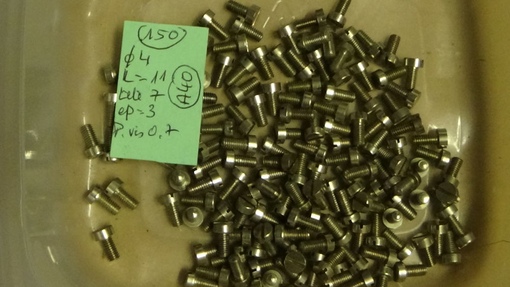 VIS METAUX DIAMETRE de 4 et 5 mm 10 Balma (31)