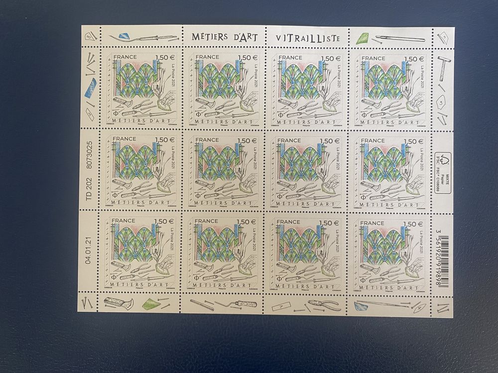 M�tiers d'art .Vitrailliste. Feuillet de France F13 neuf** 28 Saint-Gilles (30)