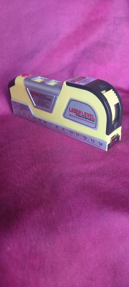 M�tre niveau laser neuf jamais utilis� 10 Avermes (03)