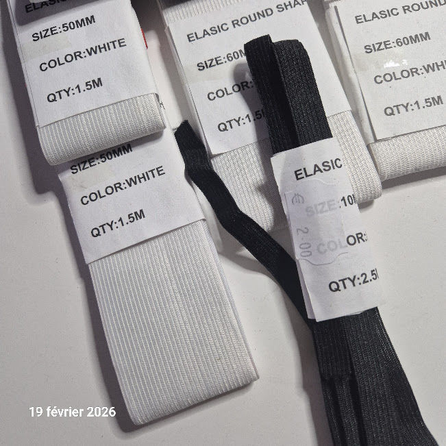 34 m�tres d'�lastique de largueurs  diff�rentes en noir et b 14 Saumur (49)