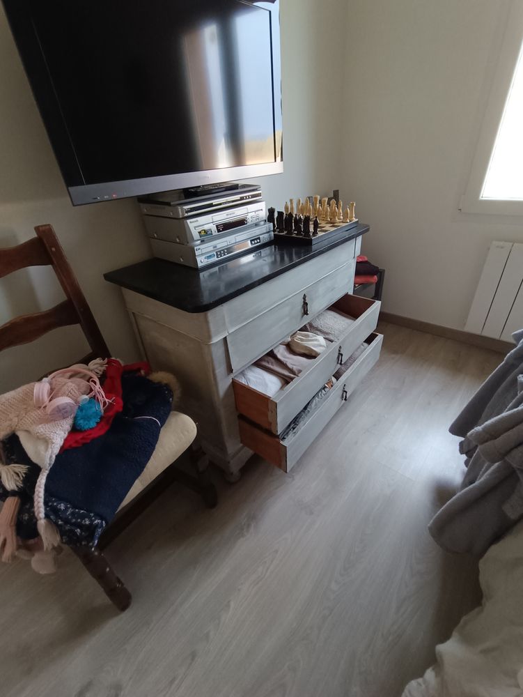 MEUBLE BAS ANCIEN AVEC MARBRE 30 Nancy (54)